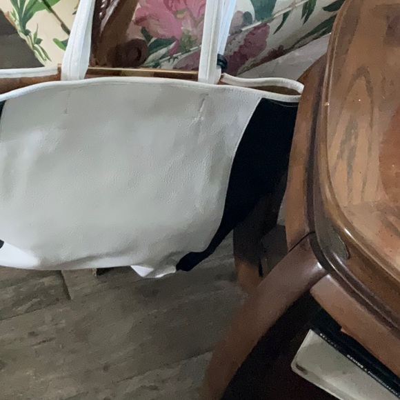 Vegan leather Carlos large shoulder bag black and white with removable tassel! - Picture 2 of 5